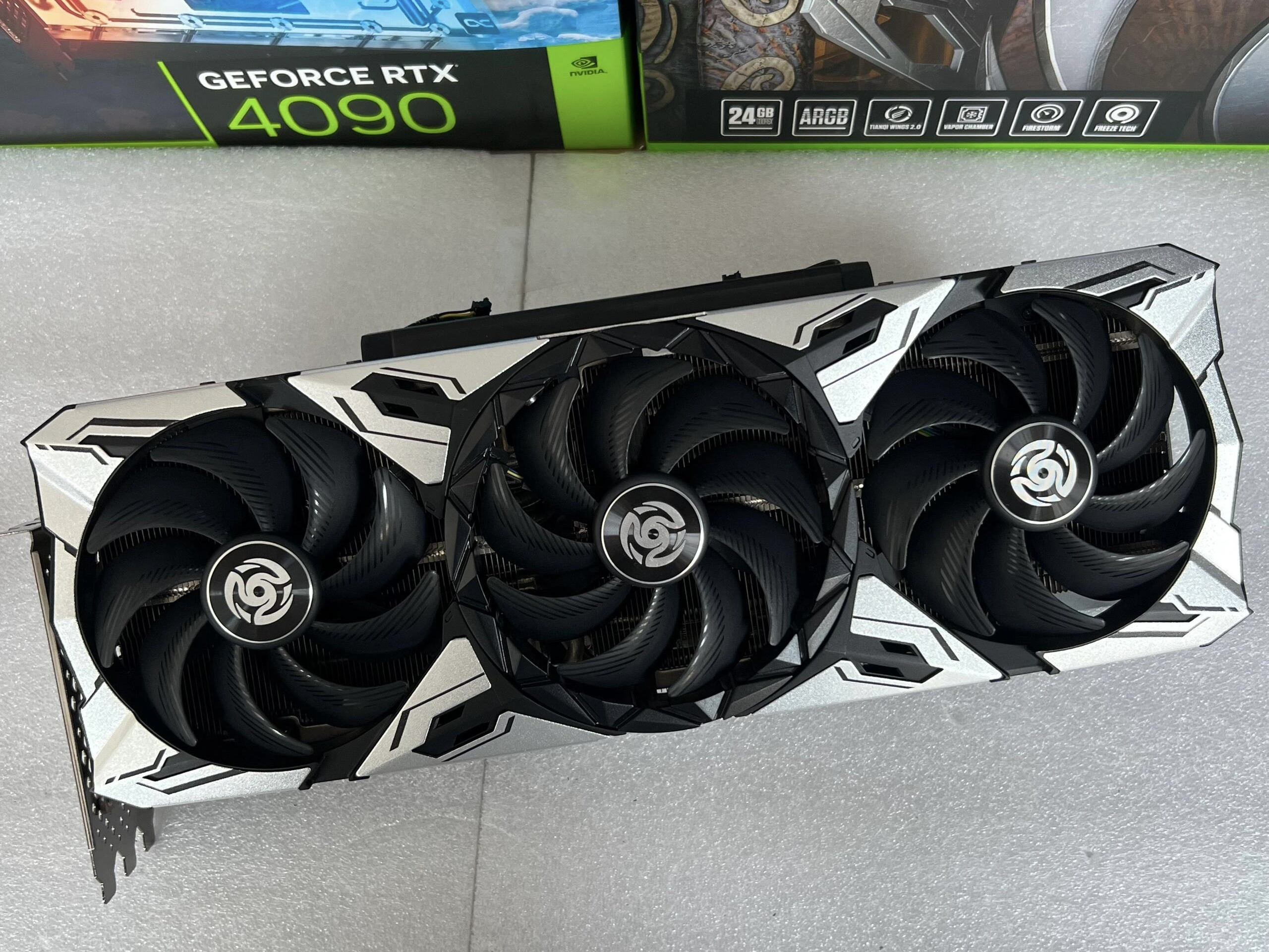 A800 GPU 在數(shù)據(jù)中心部署后，如何進(jìn)行性能監(jiān)控和故障排查？