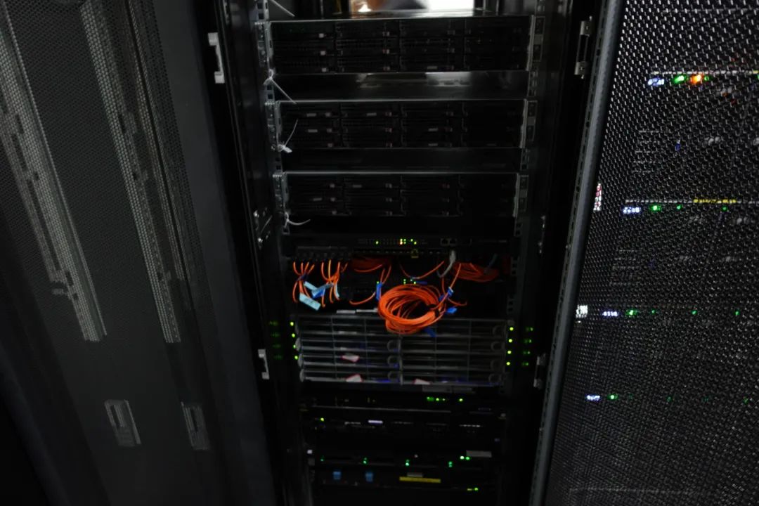 RTX 4090服務(wù)器租用有哪些性能指標(biāo)？